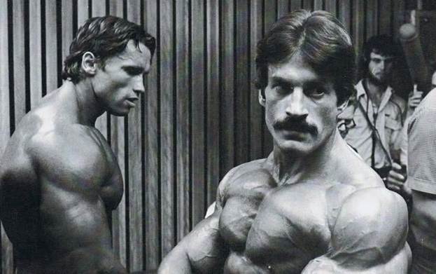 Mike Mentzer and Arnold Schwartzenegger